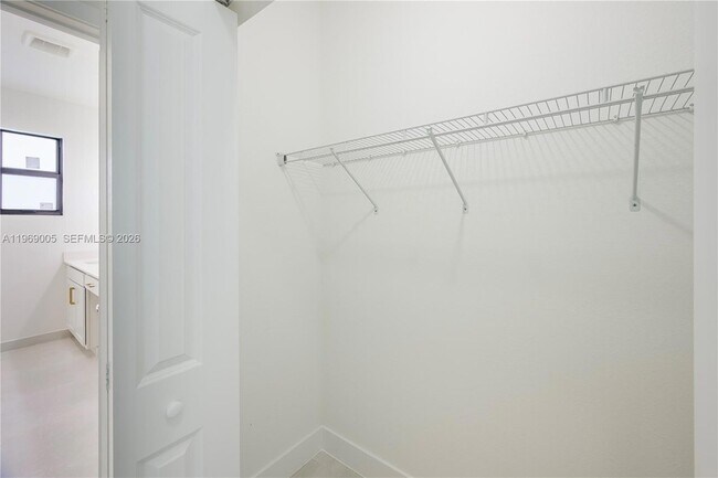 Building Photo - 32242 SW 194th Ave