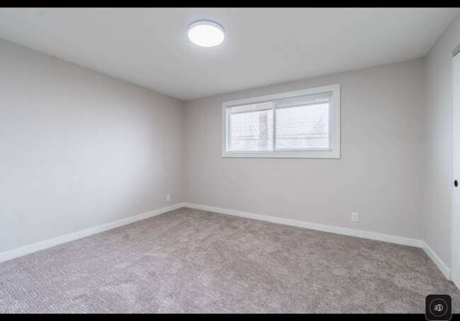 Building Photo - 118 S 53rd St