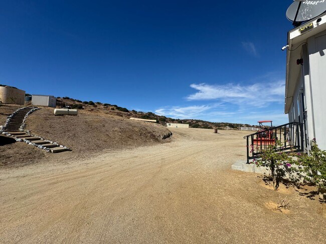 Building Photo - Ranch Style Home Here In the Heart of Perris