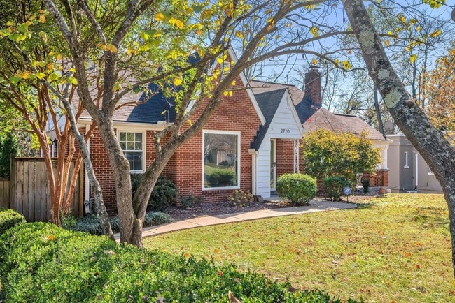 Building Photo - Charming Inglewood bungalow apartment just minutes from downtown!