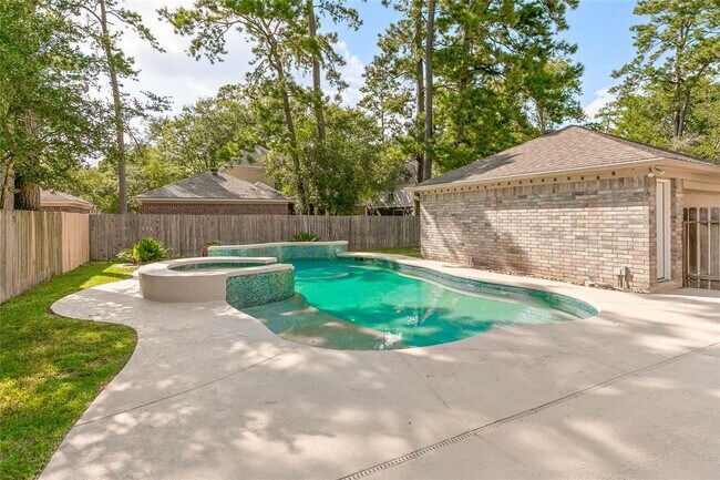 Building Photo - 304 E Golden Arrow Cir