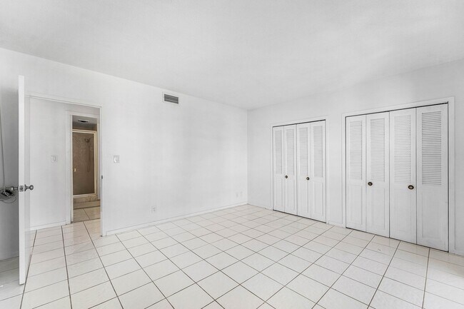 Building Photo - 3475 S Ocean Blvd