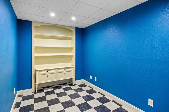 Building Photo - Greenback 37742 - 4 bedroom, 4.5 bath home - Contact Jeremy Logan (865) 307-2273