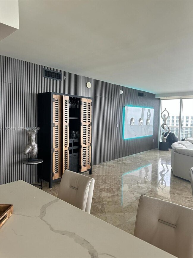 Building Photo - 1830 S Ocean Dr