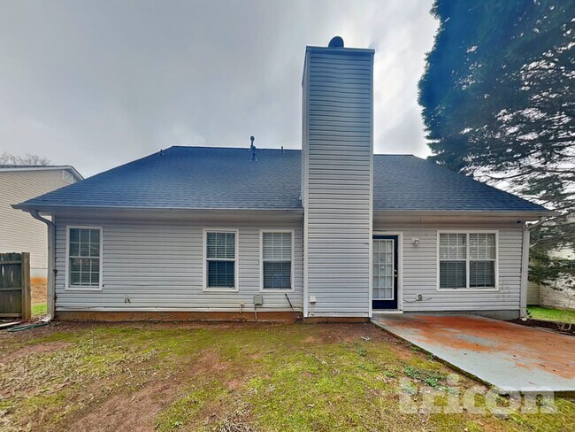 Building Photo - 266 Summer Hill Cir