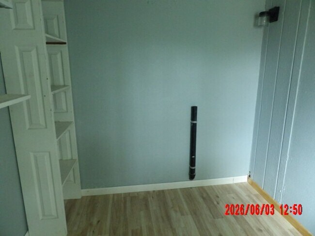 Building Photo - 3 bedroom house