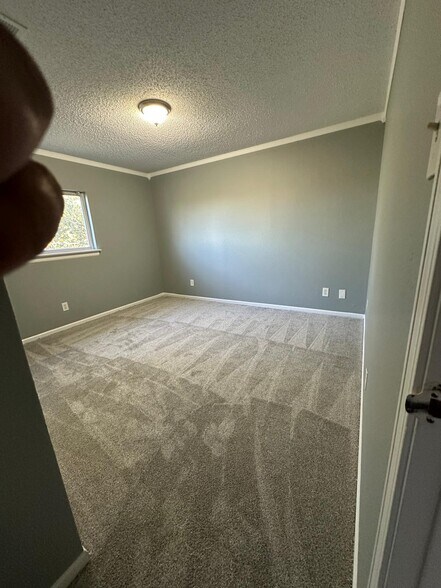 Building Photo - 2401 Forestmeadow Dr