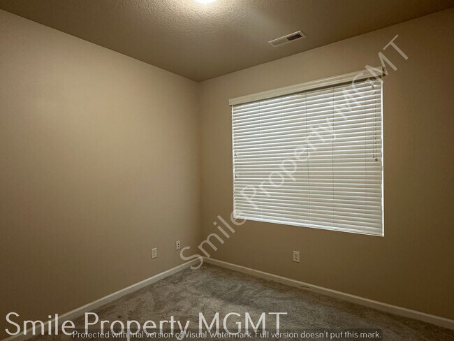 Building Photo - single house