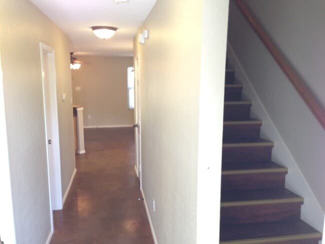 Building Photo - 2821 Frazier Ave