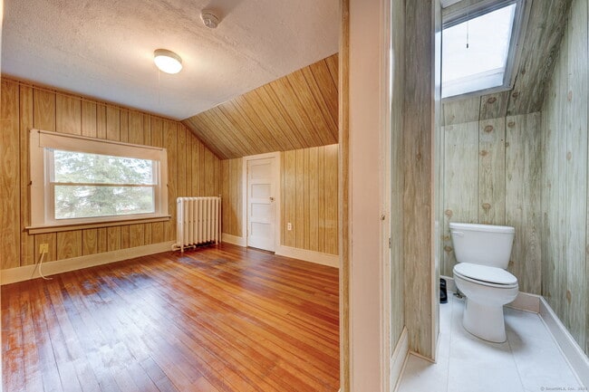 Building Photo - 18 Hubbard Pl