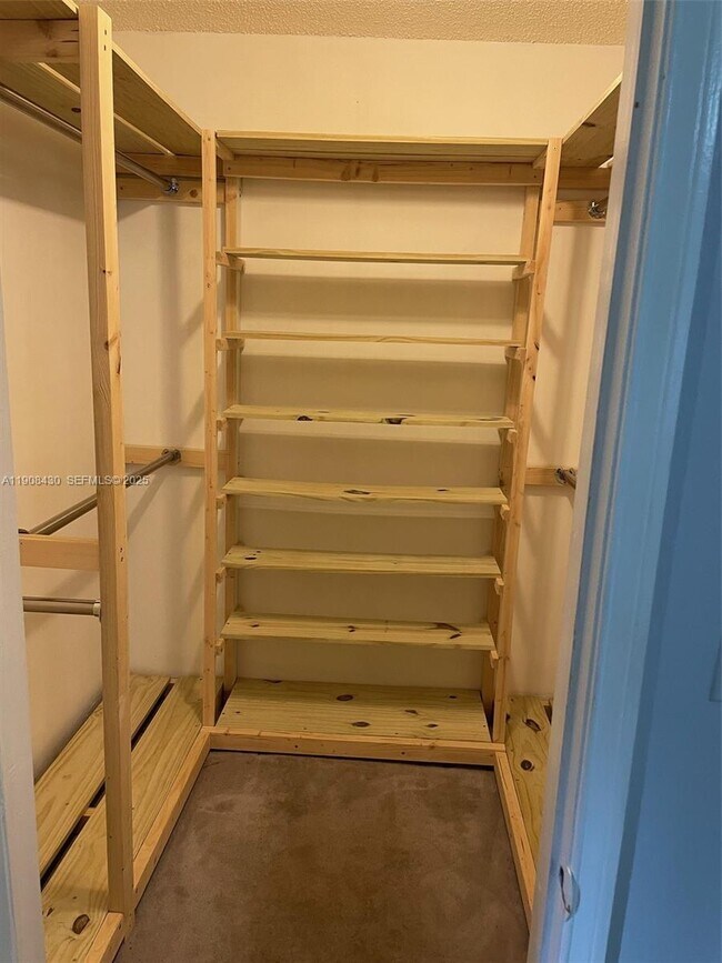 Building Photo - 1140 NW 85th Ave