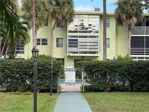 Building Photo - 1100 Ponce De Leon Cir