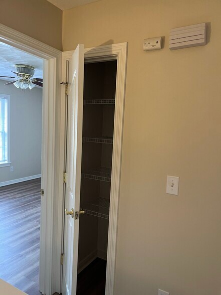 Building Photo - 6121 Upper Hunters Trace