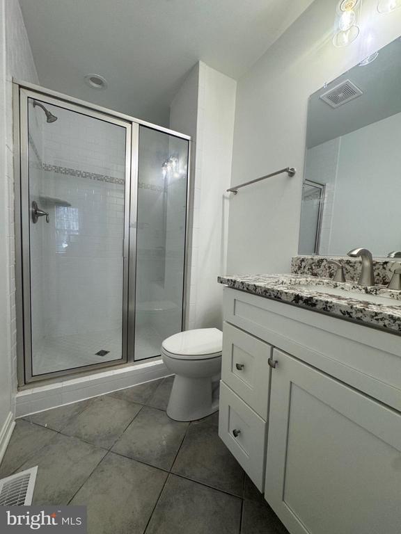 Building Photo - 2070 Mayflower Dr