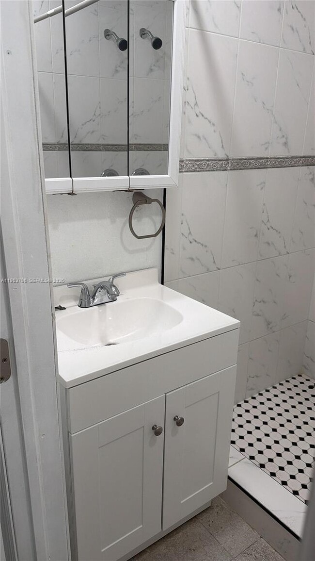 Building Photo - 5245 NW 192nd Ln