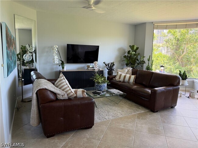 Building Photo - 5555 Heron Point Dr