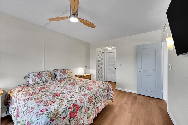 Building Photo - 3800 Galt Ocean Dr