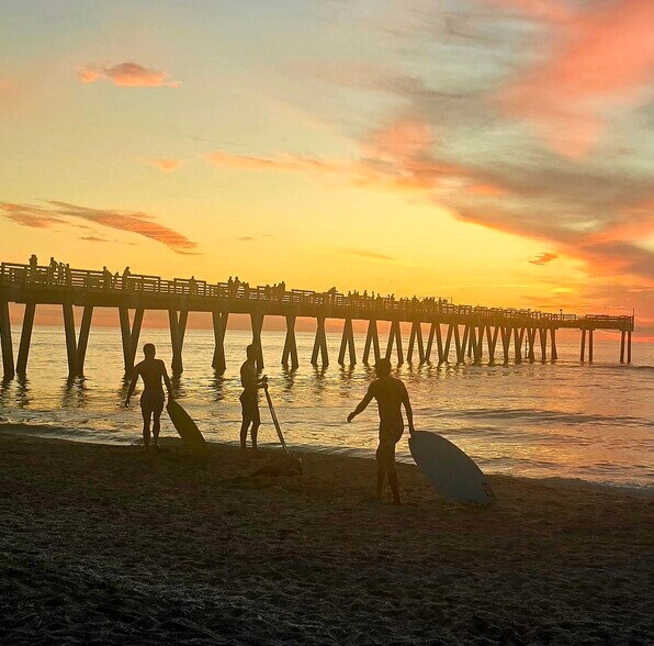 Sharkey's Pier at Broward Beach - 12604 Garibaldi Ln