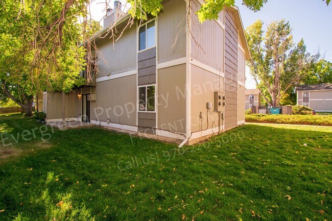 Building Photo - 3950 Manhattan Ave