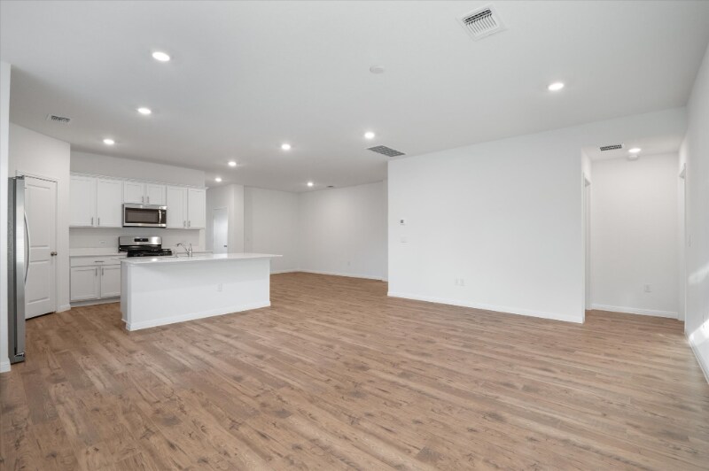 Building Photo - 1936 Lazy Acres St