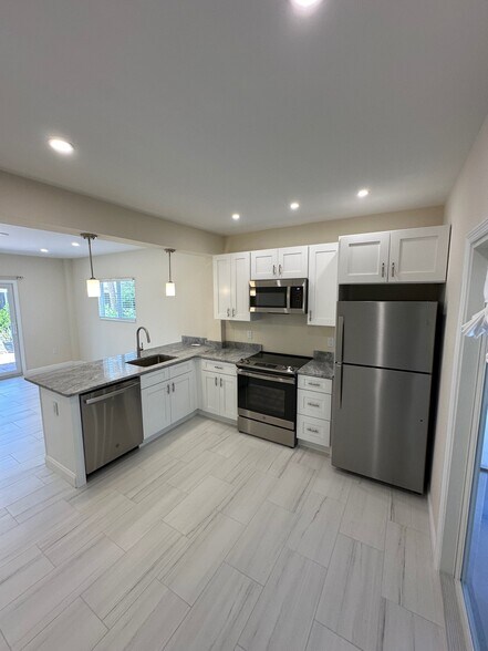 Building Photo - 191 Anchorage St