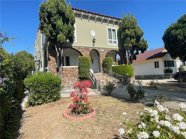 Building Photo - 1427 S Chapel Ave