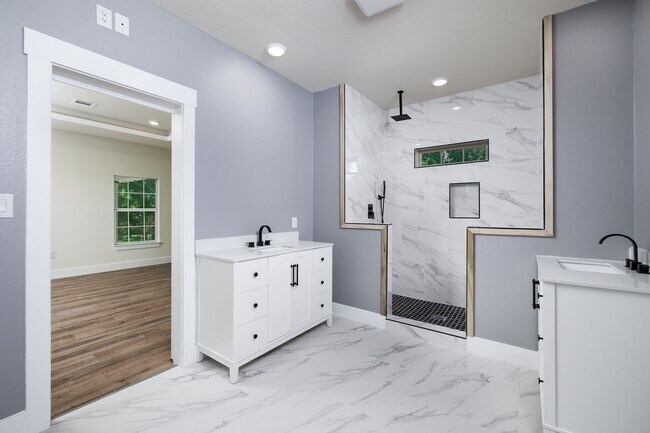 Building Photo - 4517 Emerson Ct