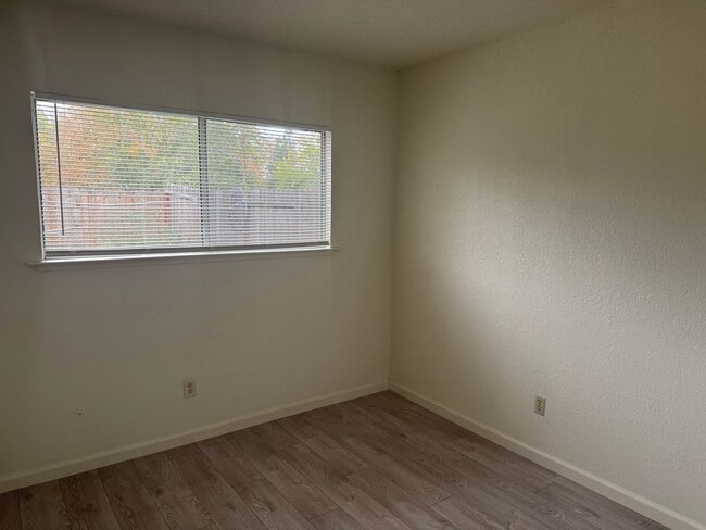 Building Photo - 3327 Jayanne Way