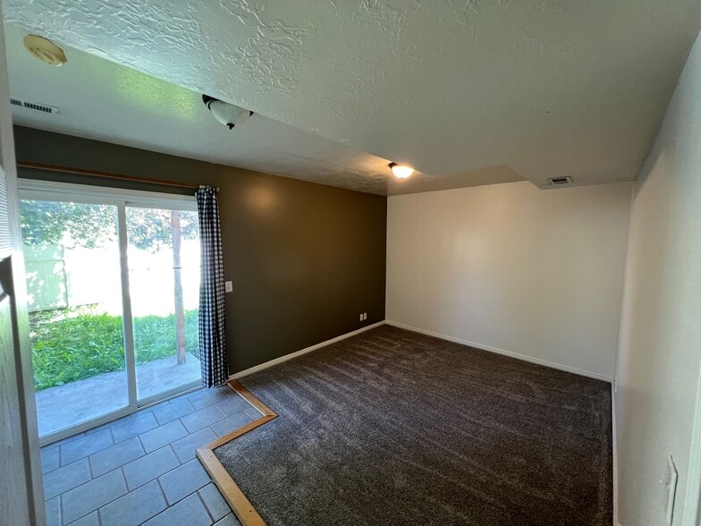 Building Photo - 452 Argyll Ct