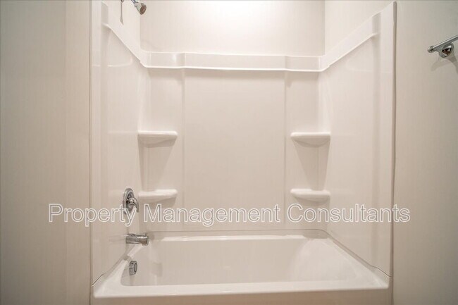 Building Photo - 22821 Dashwood Ln
