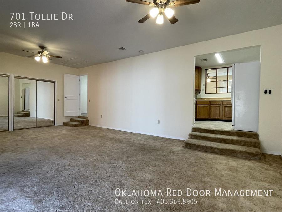 Building Photo - 701 Tollie Dr