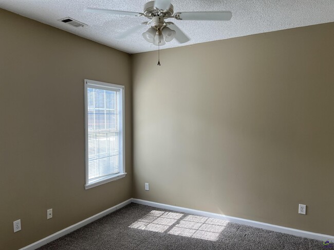 Building Photo - 205 Southfield Ct