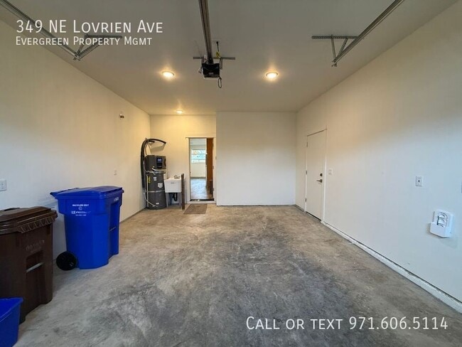 Building Photo - 349 NE Lovrien Ave