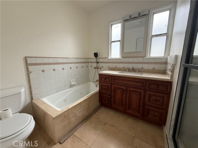 Building Photo - 527 S Orchard Dr