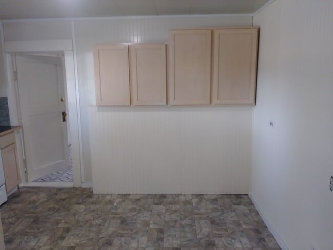 Building Photo - 4215 N Evergreen Rd