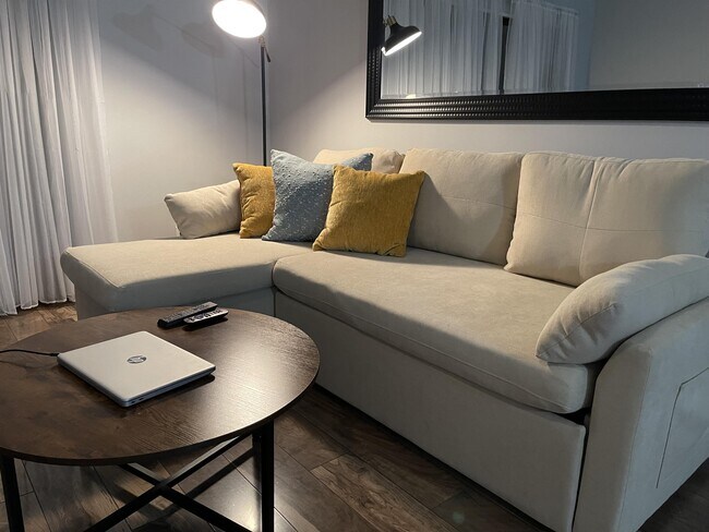 Building Photo - 1030 Green Pine Blvd