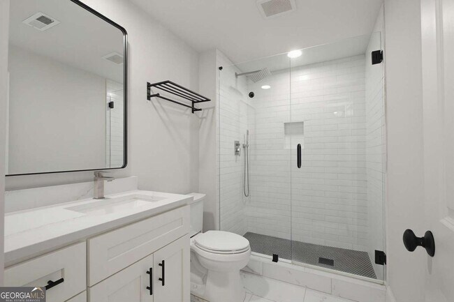 Building Photo - 1452 Woodland Hills Dr NE