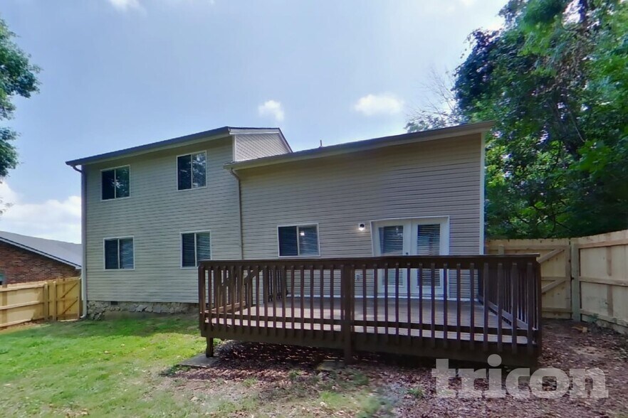 Building Photo - 2405 Ravine Dr