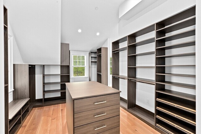 Building Photo - 45 Ocean Ledge Dr