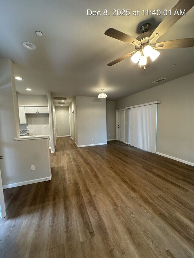 Building Photo - 4319