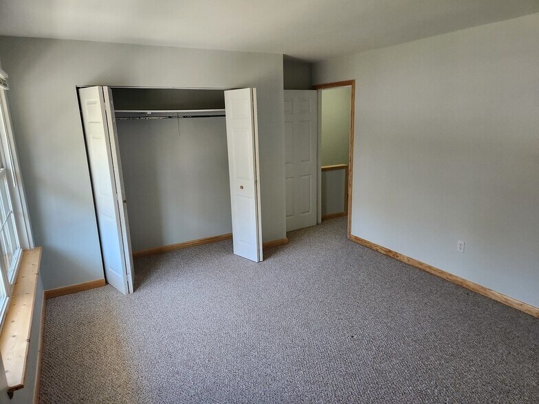 Building Photo - 227 Governors Park Rd