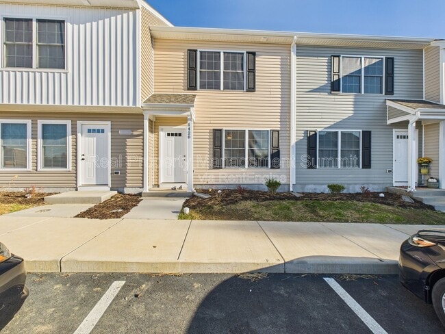 Primary Photo - 1420 Circle Dr