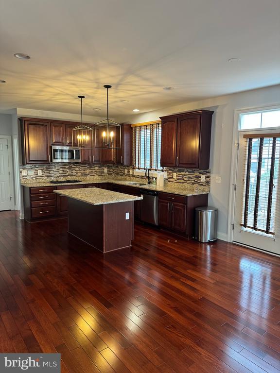 Primary Photo - 5105 Hugunin Way