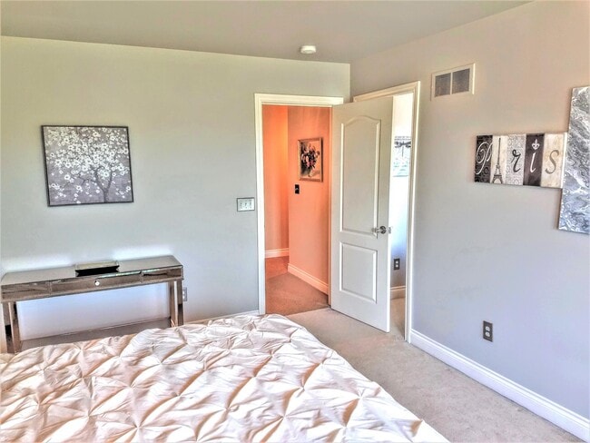 Building Photo - 6768 Merrick Dr