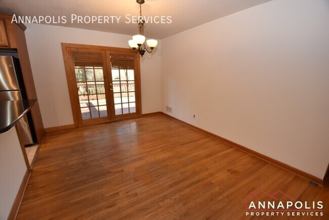 Building Photo - 817 Cedarcroft Dr