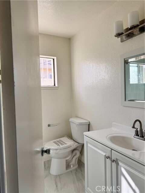 Building Photo - 1285 E Kingsley Ave