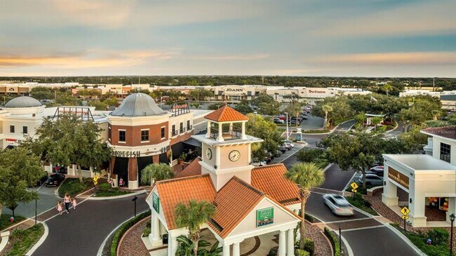 Building Photo - 11745 Via Lucerna Cir