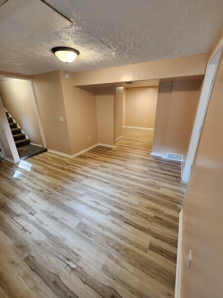 Downstairs Family room - 1345 Carriage Hill Dr SE