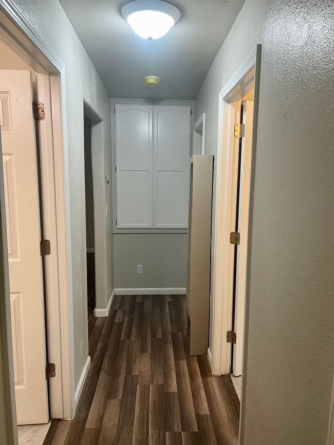 Building Photo - 3 BED 2 BATH HOUSE IN THE ENTERPRISE SCHOOL DISTRICT