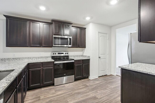 Building Photo - 1040 Riverdale Cove